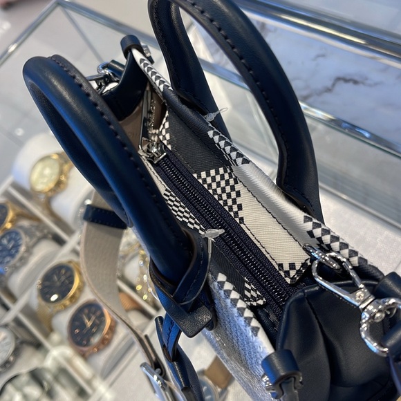 Michael Kors Mirella Extra-Small Logo Crossbody XBODY Shopper Bag
Navy 
NWT - Picture 16 of 16